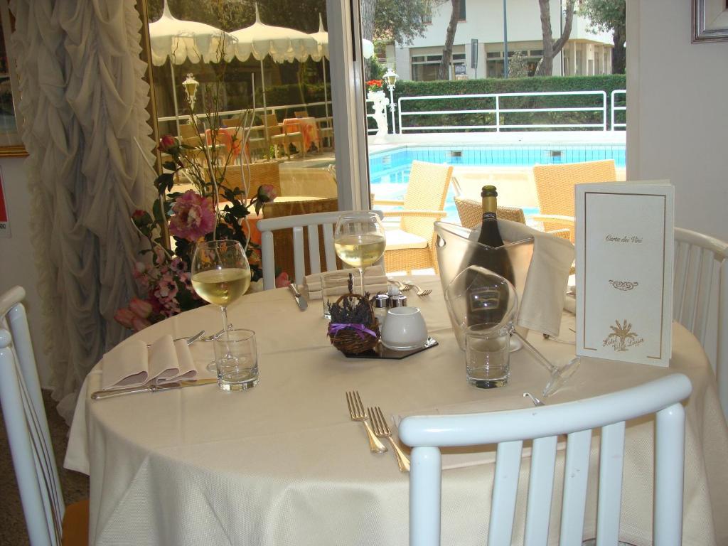 Hotel Villa Luisa Lignano Sabbiadoro Exterior photo
