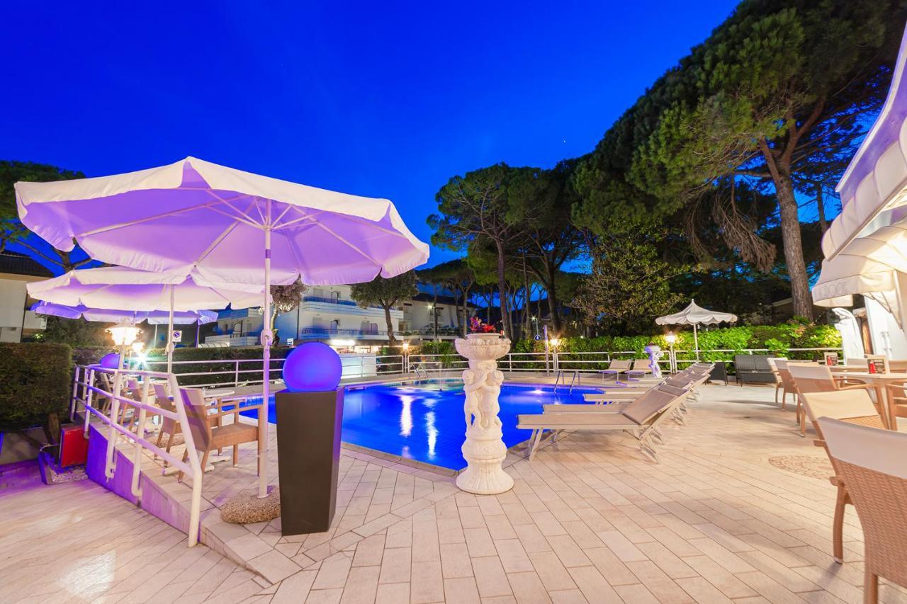 Hotel Villa Luisa Lignano Sabbiadoro Exterior photo