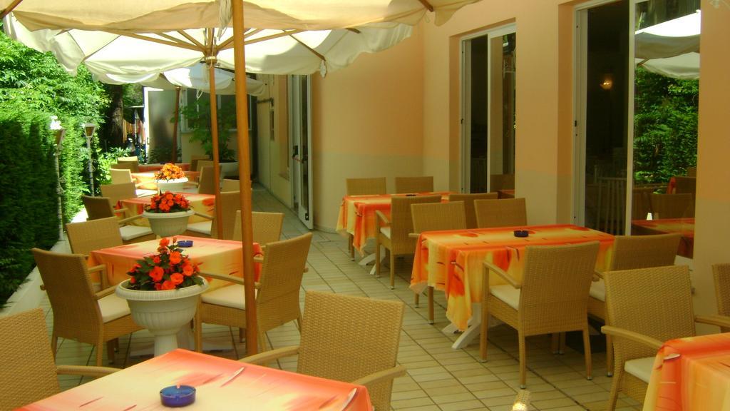 Hotel Villa Luisa Lignano Sabbiadoro Exterior photo